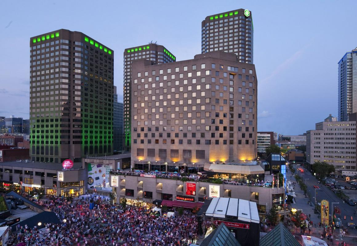 DoubleTree by Hilton Montreal hotel hero