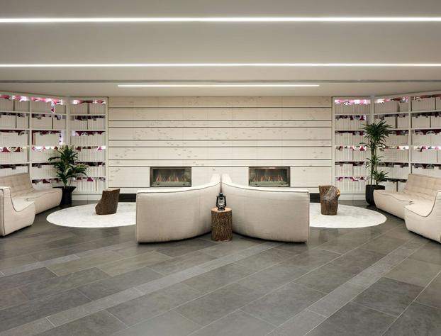 DoubleTree by Hilton Montreal hotel detail image 4