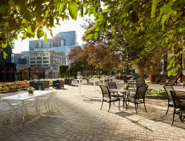 DoubleTree by Hilton Montreal hotel detail image 4