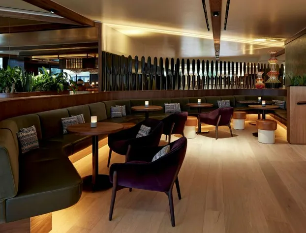 DoubleTree by Hilton Montreal hotel detail image 4