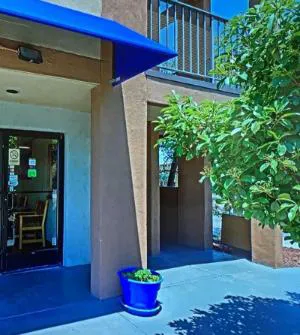 Ambassador Inn hotel detail image 3