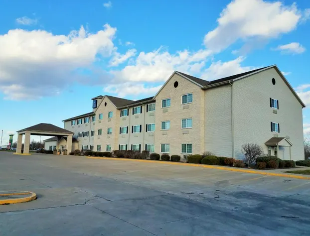 Oak Hill Inn & Suites hotel detail image 1