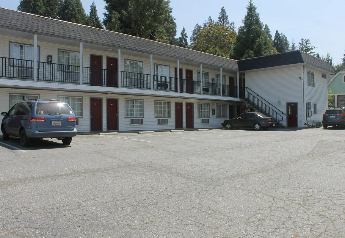 Stagecoach Motel hotel hero