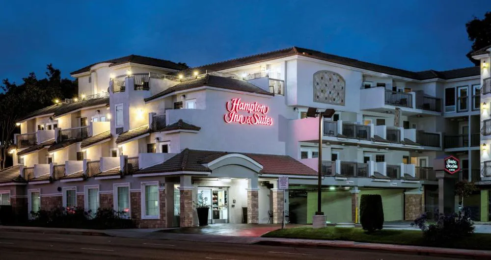 Hampton Inn & Suites Hermosa Beach hotel hero