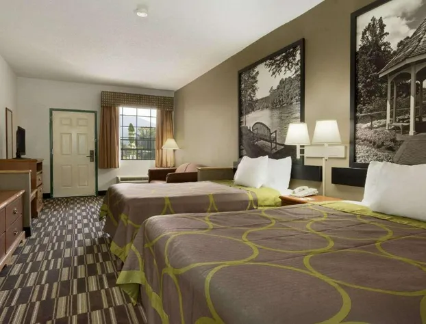 Super 8 by Wyndham Chatsworth/Dalton hotel detail image 3