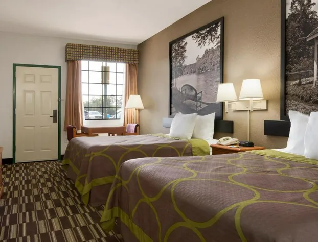 Super 8 by Wyndham Chatsworth/Dalton hotel detail image 4