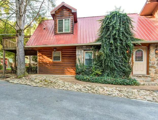 Quality Inn Creekside - Downtown Gatlinburg hotel detail image 2