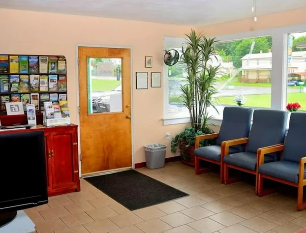 Cardinal Inn hotel detail image 3