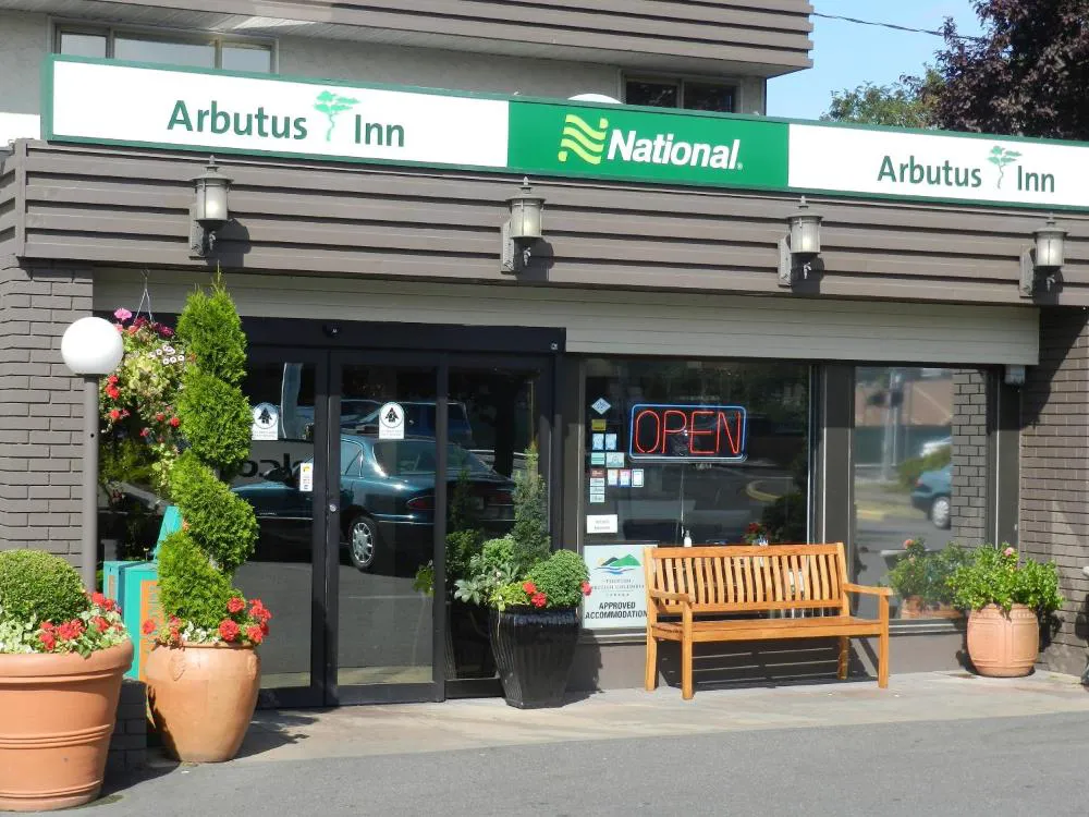 Arbutus Inn hotel hero