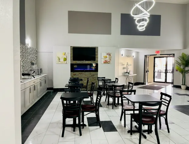 Super 8 by Wyndham Shakopee hotel detail image 2