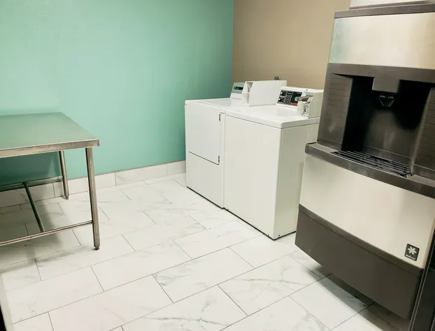 Super 8 by Wyndham Shakopee hotel detail image 3