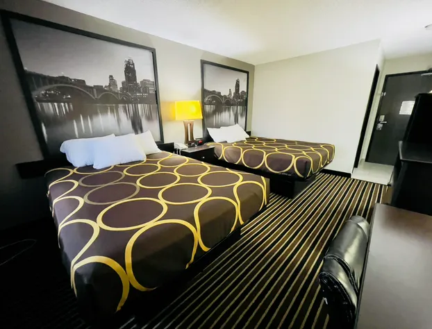 Super 8 by Wyndham Shakopee hotel detail image 4