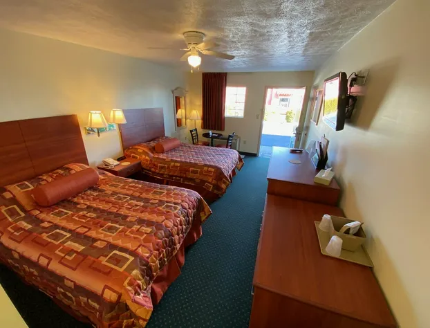 Country Hearth Inn & Suites Union City hotel detail image 4