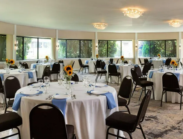 Meadowbrook Inn hotel detail image 3