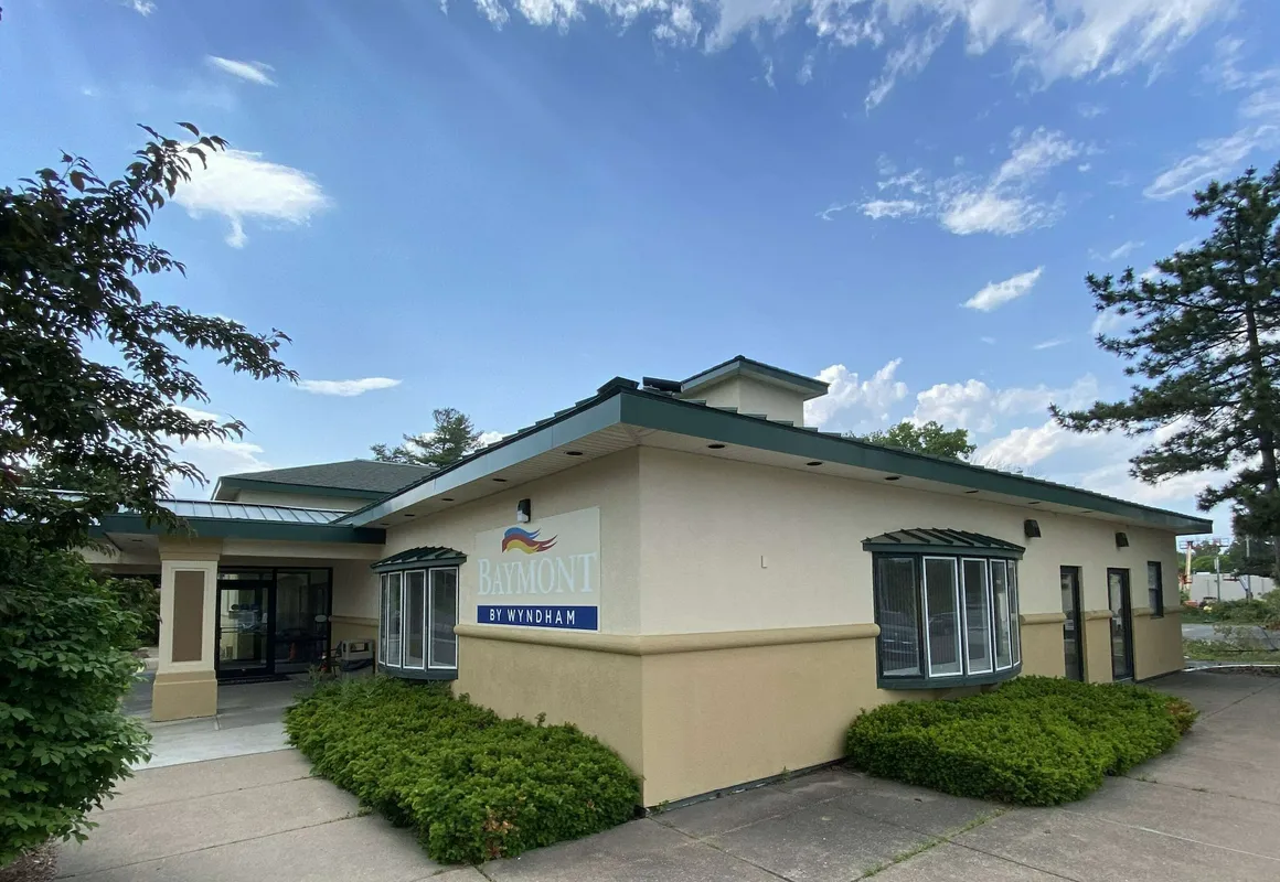 Baymont by Wyndham Latham Albany Airport hotel hero