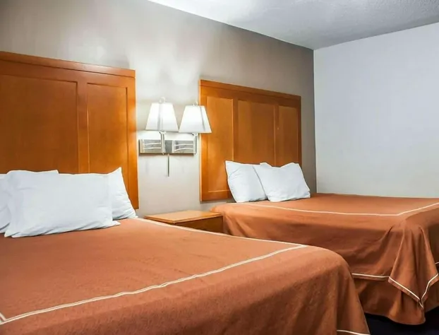 Castle Inn & Suites Niagara Falls hotel detail image 3