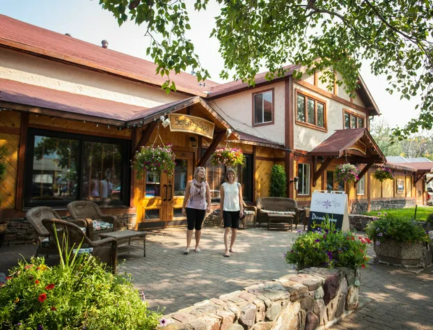 Bayshore Inn & Spa hotel detail image 1