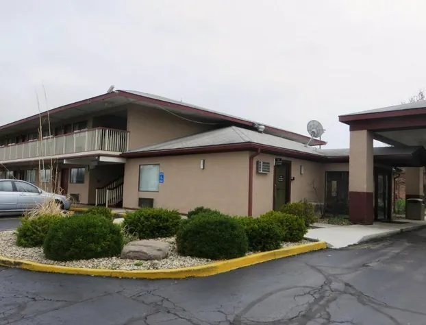 Days Inn by Wyndham Plainfield hotel detail image 1