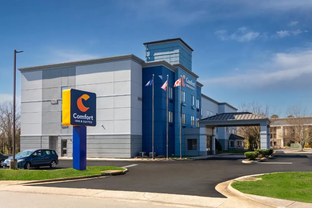 Comfort Inn & Suites Ashland – Richmond North hotel hero