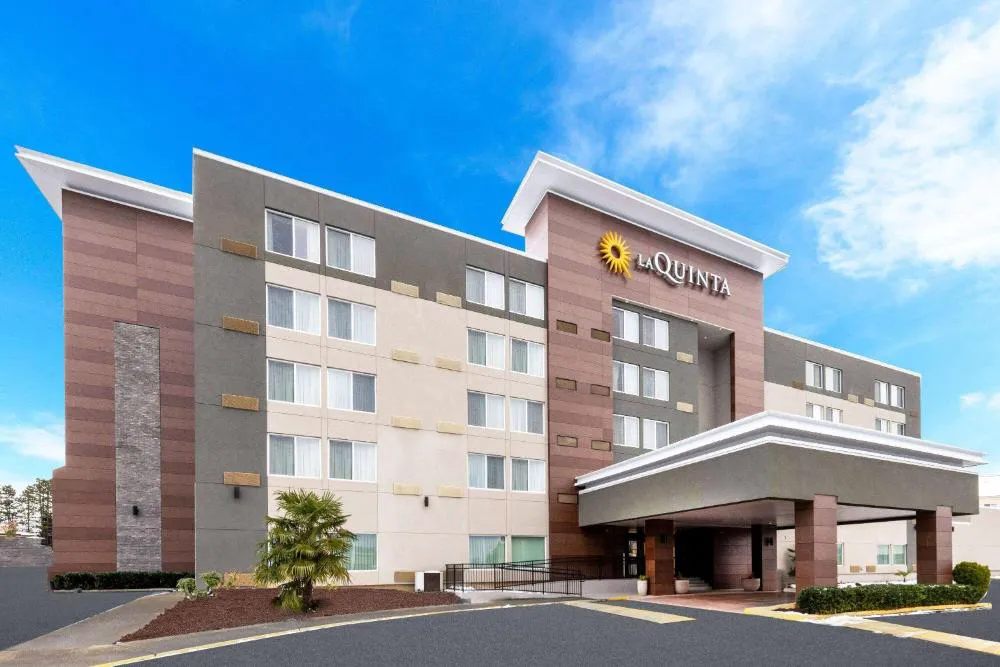 La Quinta Inn by Wyndham Lynnwood hotel hero