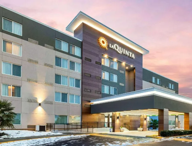 La Quinta Inn by Wyndham Lynnwood hotel detail image 1