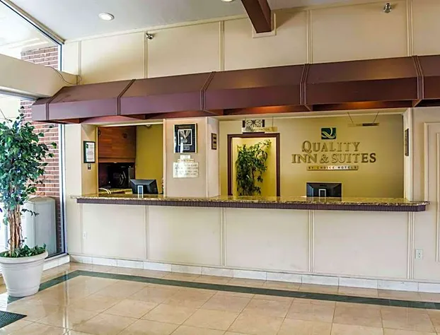 Quality Inn & Suites Golf Resort hotel detail image 4