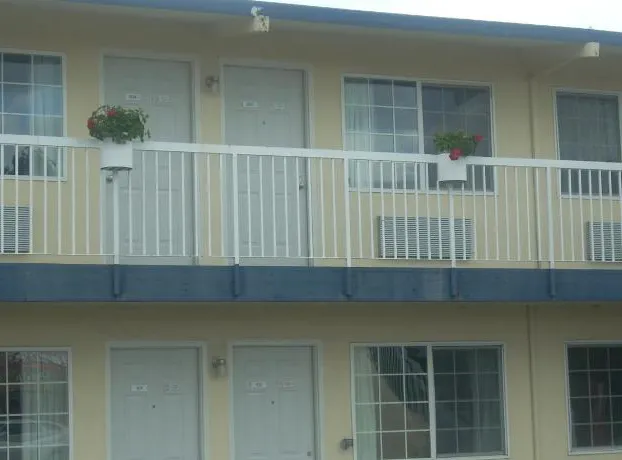 Economy Inn Monterey hotel detail image 4