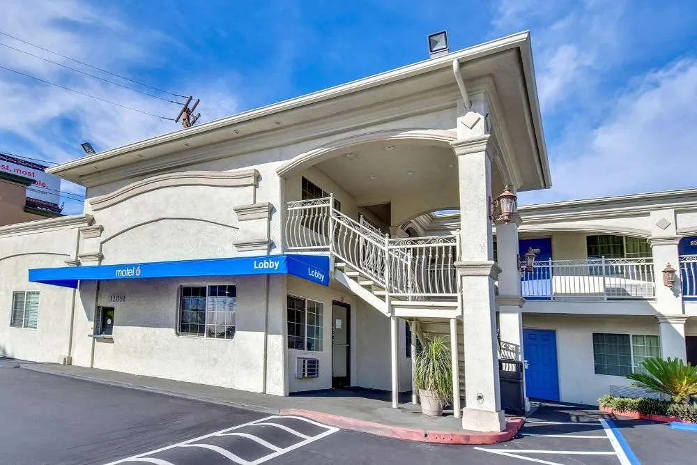 Motel 6 Garden Grove hotel hero
