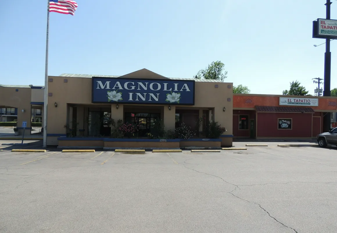 Econo Lodge hotel hero