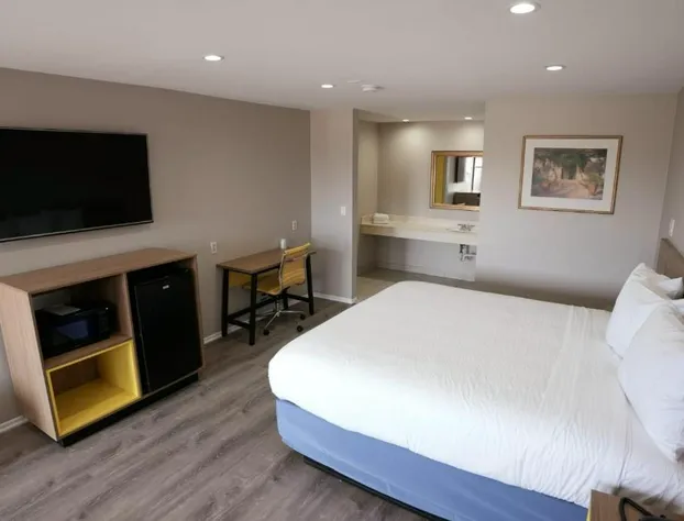 Days Inn by Wyndham Hemet hotel detail image 4