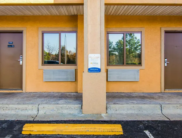 Econo Lodge Atlanta Airport East hotel detail image 2