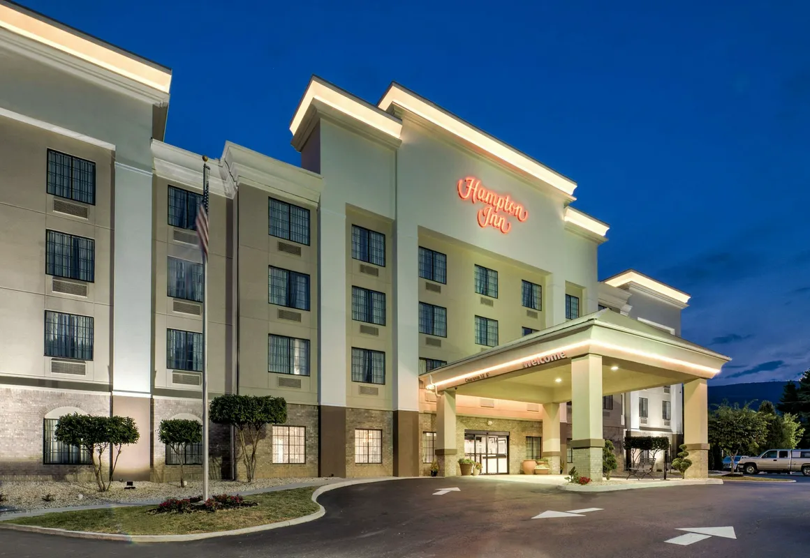 Hampton Inn Salem, VA hotel hero