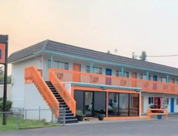 Howard Johnson by Wyndham Spokane North hotel detail image 1