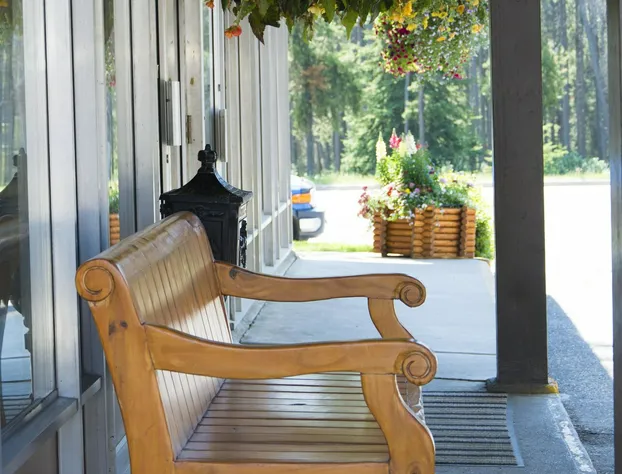 Maligne Lodge hotel detail image 3