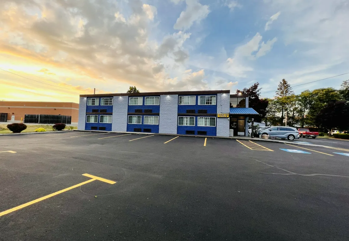 Budget Inn Bath hotel hero