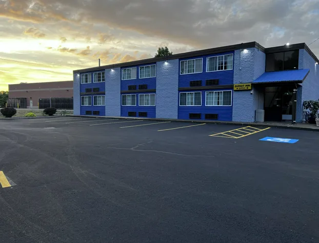 Budget Inn Bath hotel detail image 3