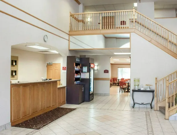 Comfort Suites Airport hotel detail image 3