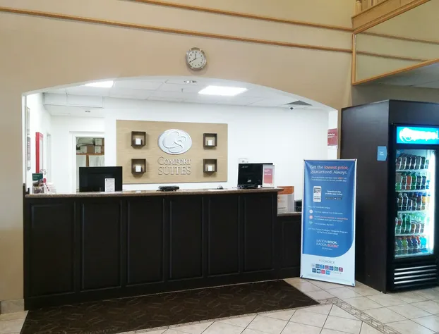 Comfort Suites Airport hotel detail image 4