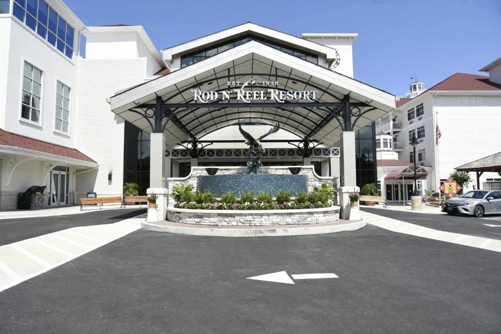 Rod 'N' Reel Resort hotel hero