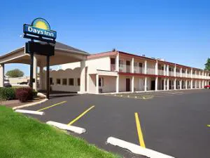 Days Inn by Wyndham Champaign/Urbana hotel detail image 1