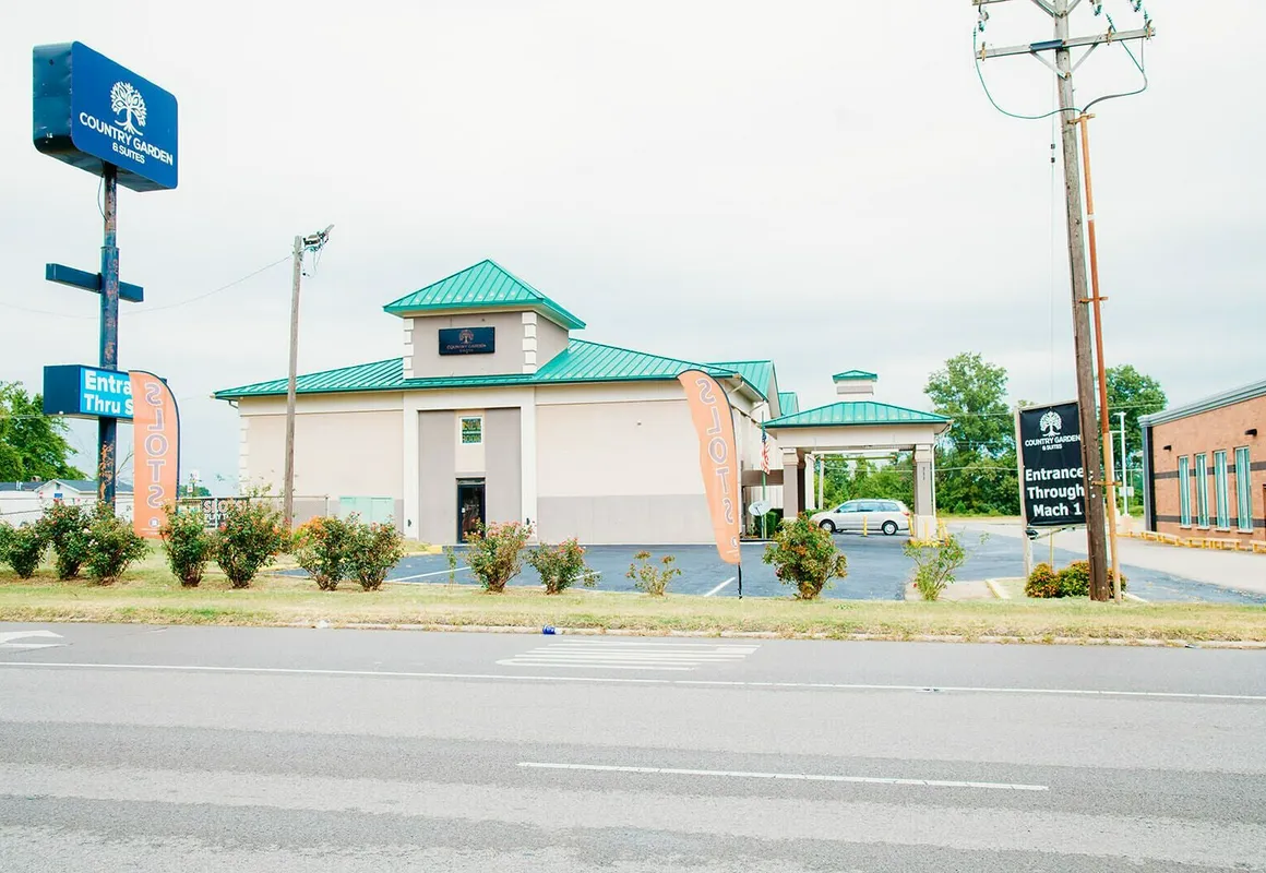 Country Garden & Suites hotel hero