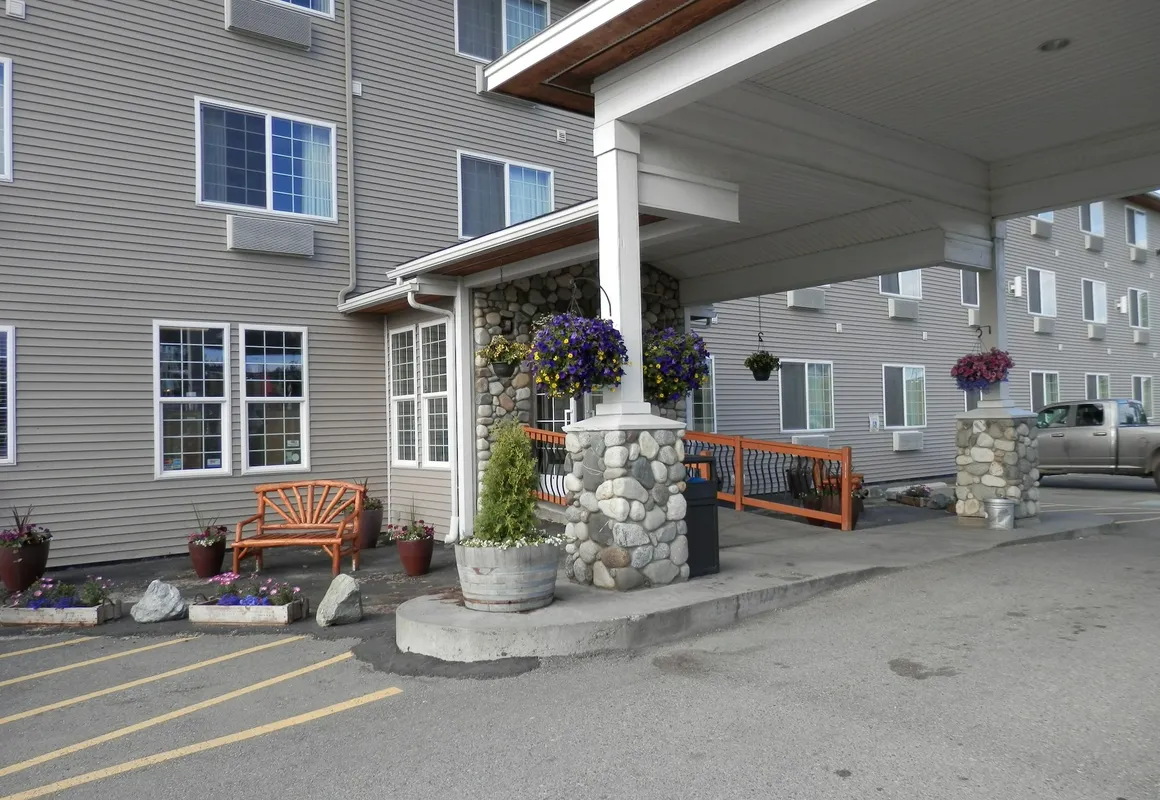 Grand View Inn & Suites hotel hero