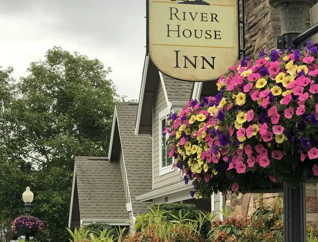 River House Inn, a Baymont by Wyndham hotel detail image 2