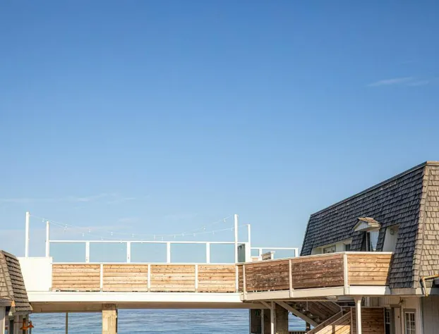 Cambria Beach Lodge hotel detail image 3