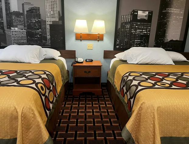 Super 8 by Wyndham Stafford Sugarland Area hotel detail image 4