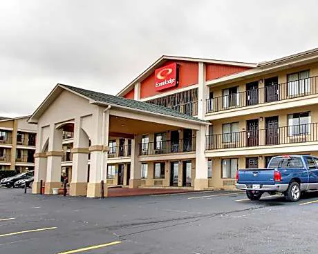 Econo Lodge North Suburbs hotel detail image 2