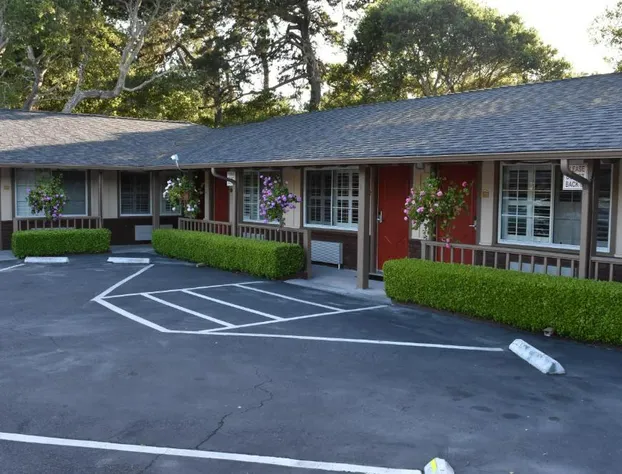 Padre Oaks hotel detail image 3