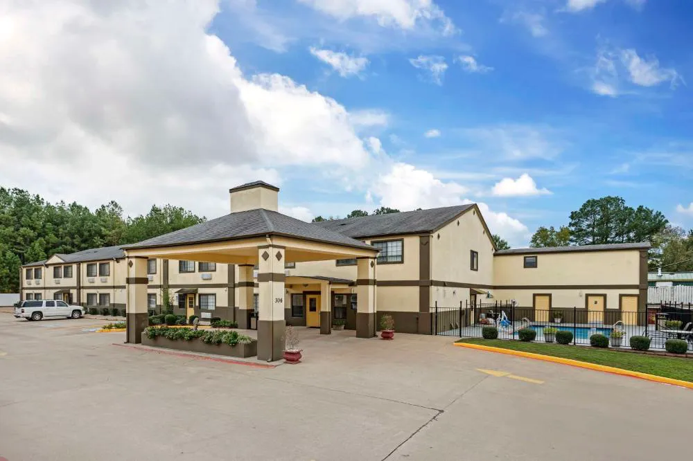 Best Western Pineywoods Inn hotel hero