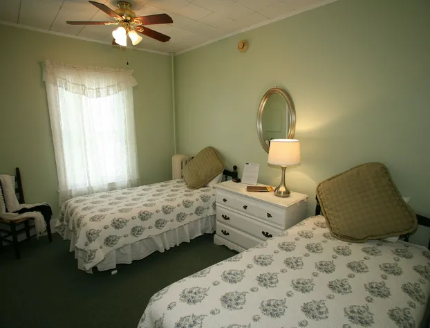 Fullerton Inn hotel detail image 3