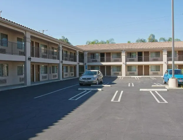 Burbank Inn and Suites hotel detail image 1